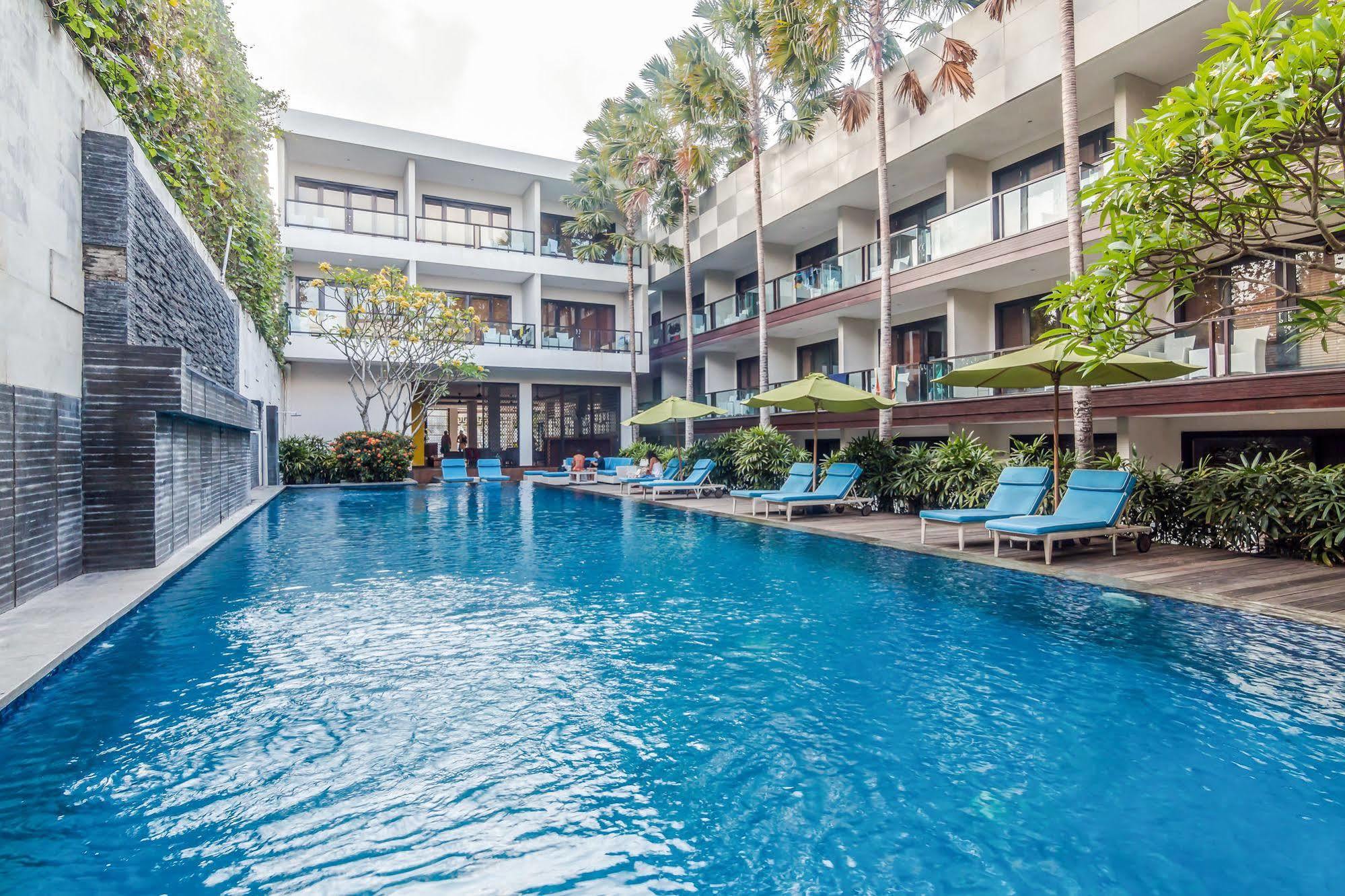 Zen Rooms Kuta Beach Poppies Lane Ngoại thất bức ảnh