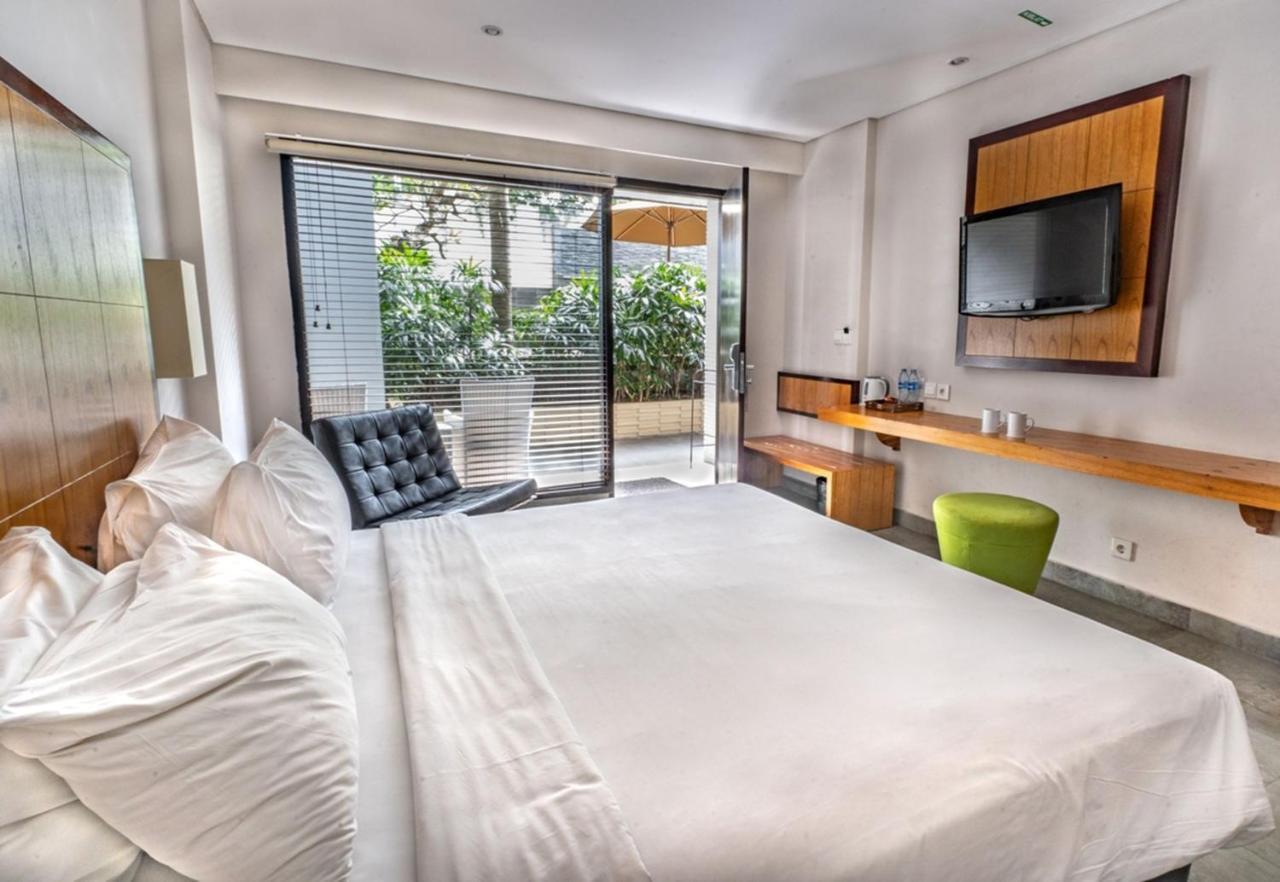 Zen Rooms Kuta Beach Poppies Lane Ngoại thất bức ảnh